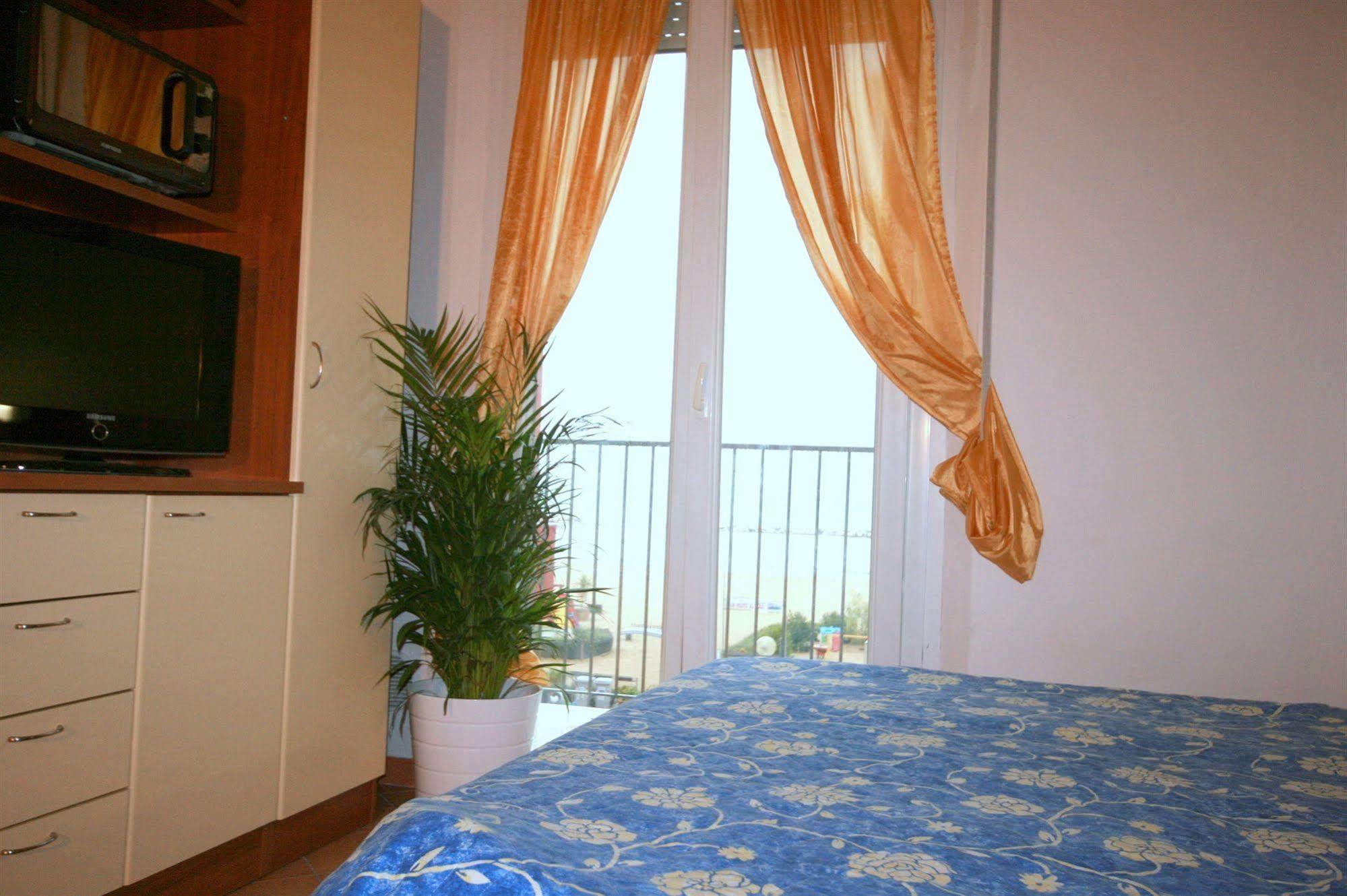 Residence Algarve Rimini Exteriör bild